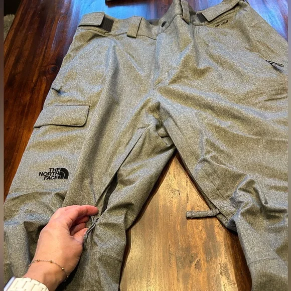 The North Face Light Gray Freedom ski/snowboard Pants - Picture 2 of 6
